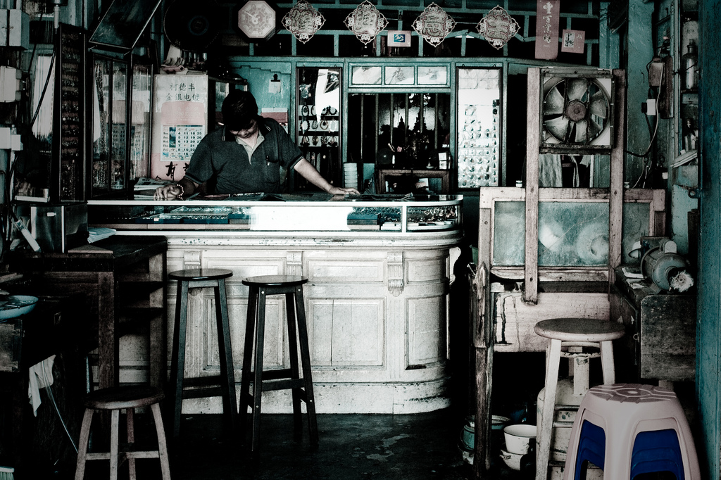 Chinese shopkeeper in Melaka, By: Domestik