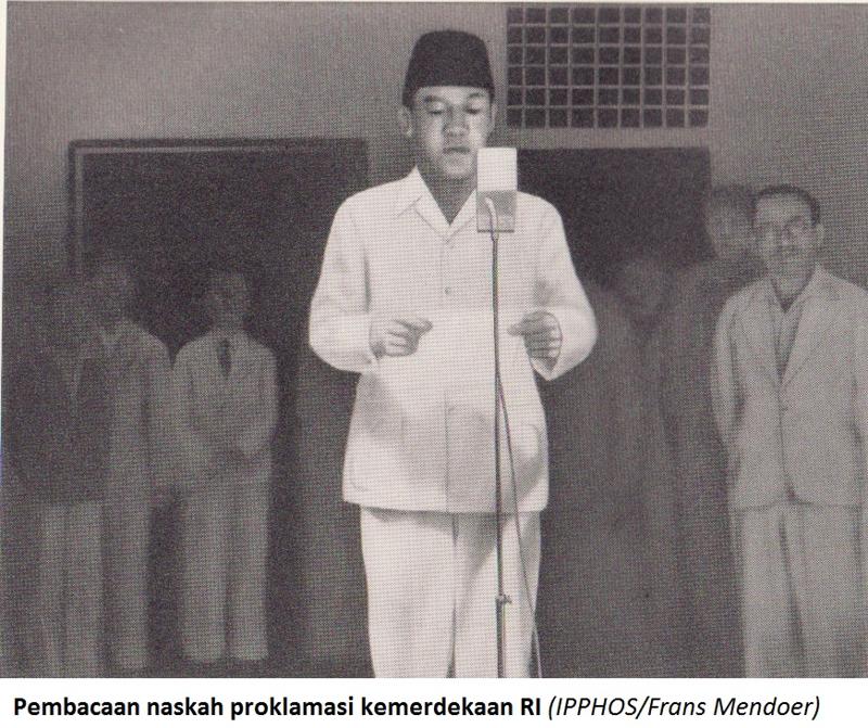 Sukarno reading the Proclamation