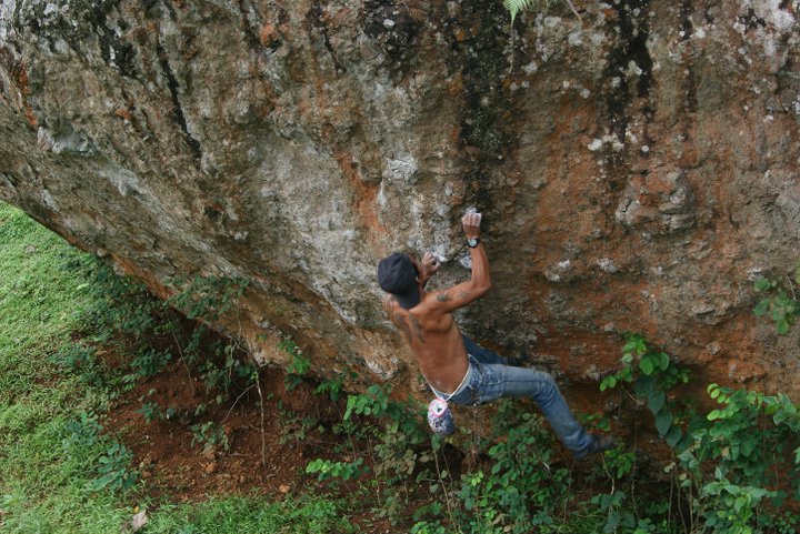 Agung Setyobudi in action, climbing Gunung Sewu