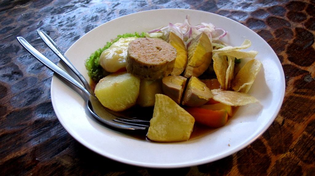 Selat Solo, a salad with a Javanese twist, By; Putri Fitria