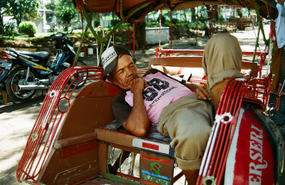 Sleeping becak, Eklesia Satyagraha