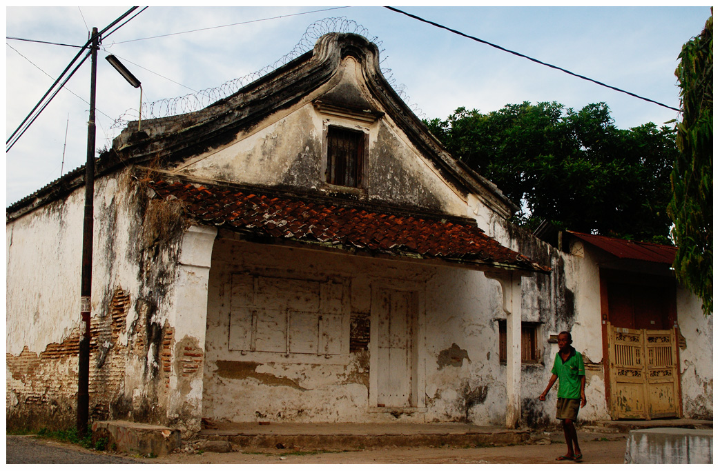An old house in Lasem, By: Labodalih Sembiring