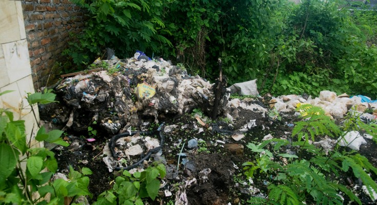 The ubiquitous pile of trash in Yogya, By: Monica Dominguez