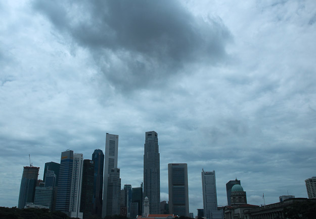 Rain clouds over Singapore, By: Koshyk