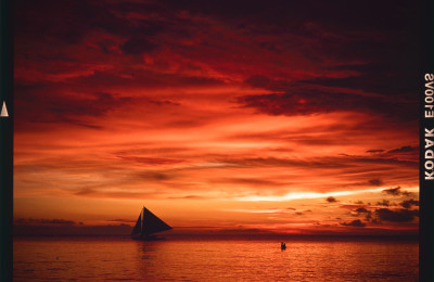 Dramatic sunset in Boracay, By: Flenilune