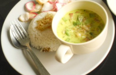 Hot and fragrant Soto Betawi