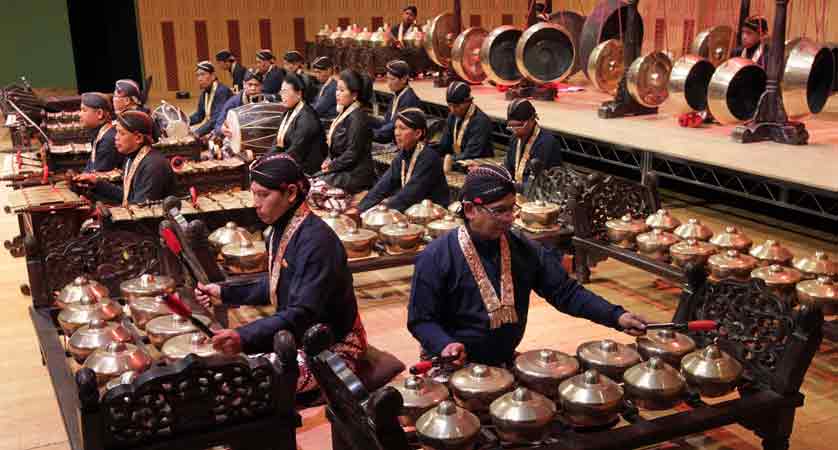 indonesian gamelan instrument